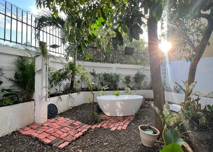 New Exclusive Luxury Pool